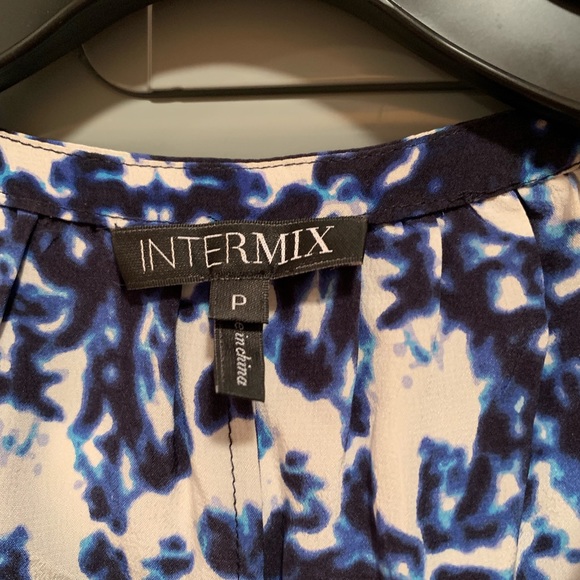 Intermix onesie - Picture 3 of 3